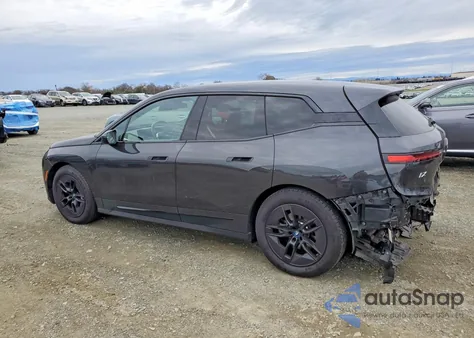 2023 BMW Ix xDrive50 z USA, uszkodzony, nr VIN WB523CF0XPCM76012